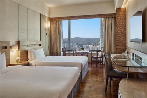 NINA HOTEL TSUEN WAN WEST .